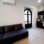 Vega By Gaiarooms Апартаменти Саламанка